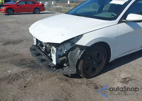 2021 Hyundai Elantra Sel z USA, uszkodzony, nr VIN 5NPLM4AGXMH038560